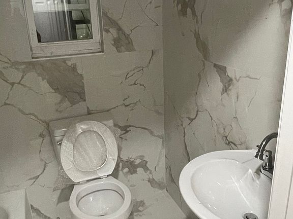 3rd image of 289 Virginia Ave Floor 1