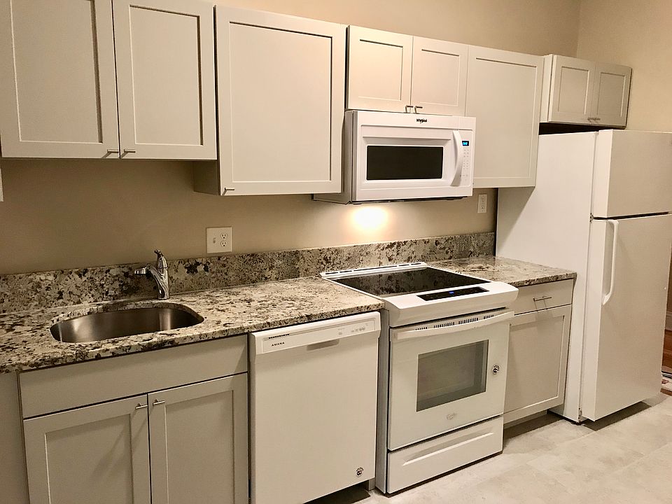 1st image of 52 Strathmore Rd APT 46