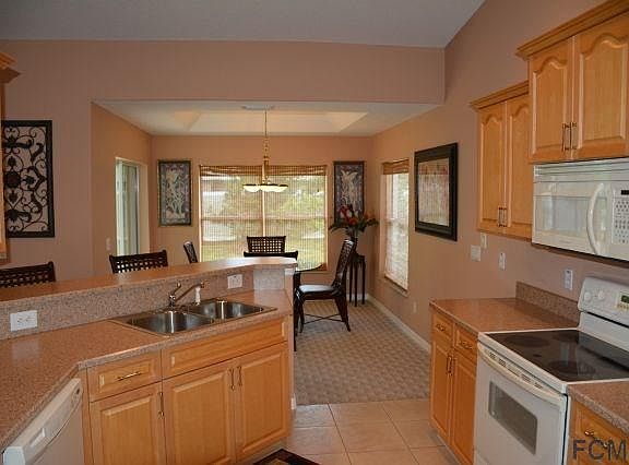 4th image of 10 Red Birch Ln