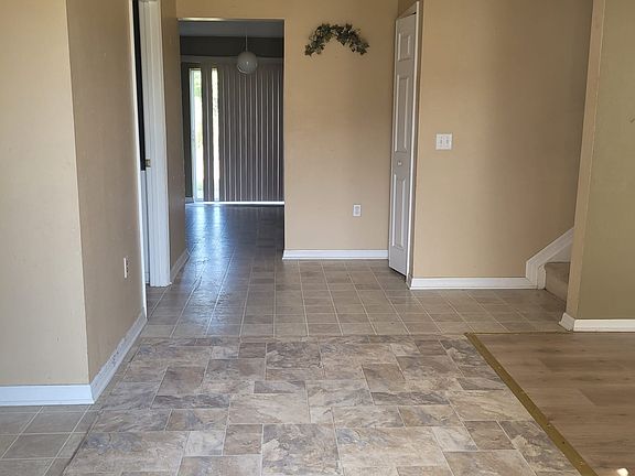 3rd image of 8130 Settlers Creek Cir