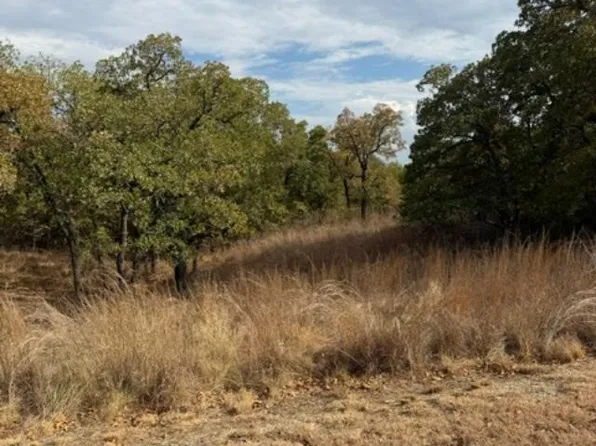 127 Hoppe Dr, Nocona, TX 76255