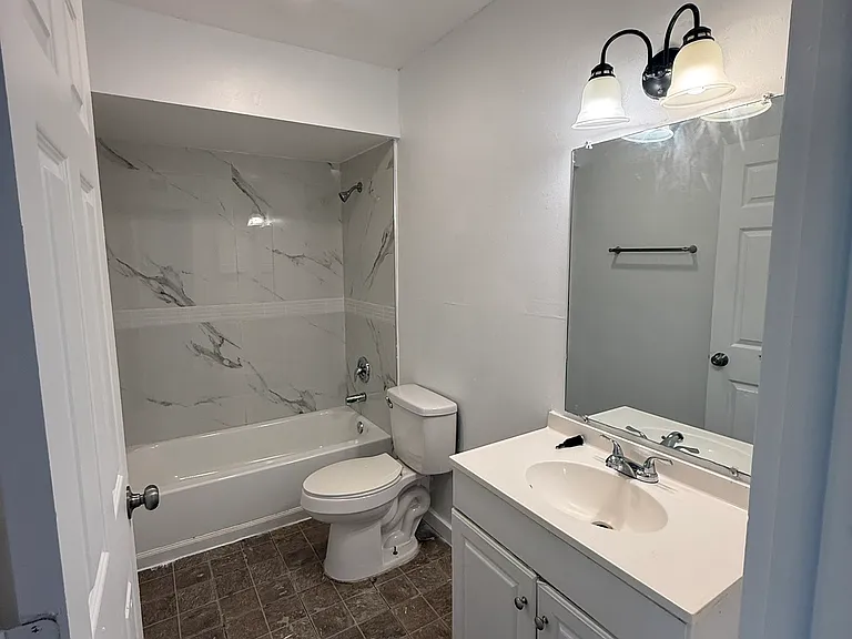 2670 Broadway #7 — Photo 2