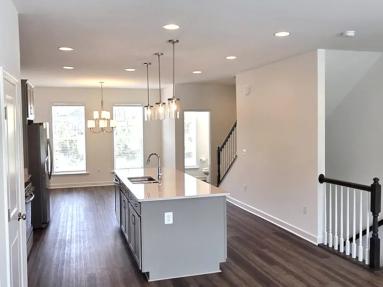 3487 Monterey Dr — Photo 1