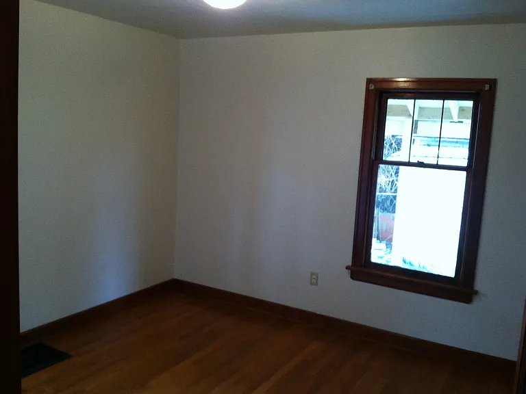 201 W Lawrence St #B — Photo 9