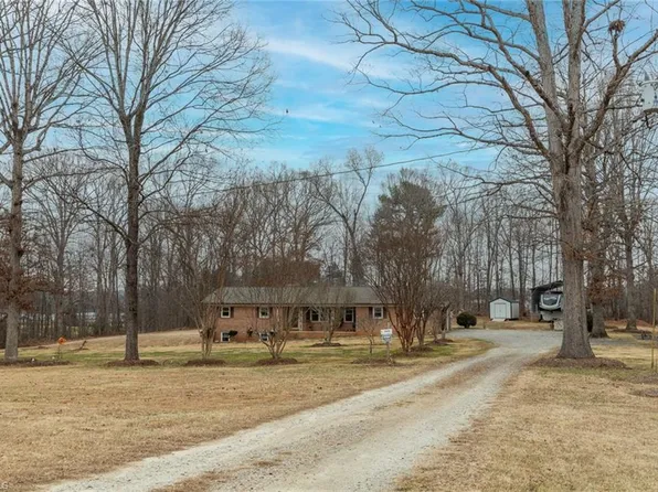 74 Miranda Dr, Taylorsville, NC 28681