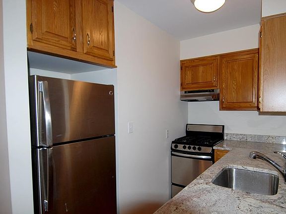 5th image of 151 E Prospect Ave