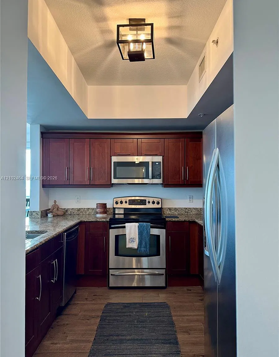 Downtown Dadeland Condo N — Photo 4
