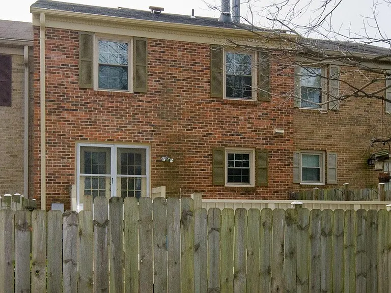 10336 Hampshire Green Ave — Photo 23