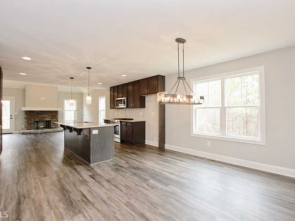 5th image of 310 Brookstone Dr