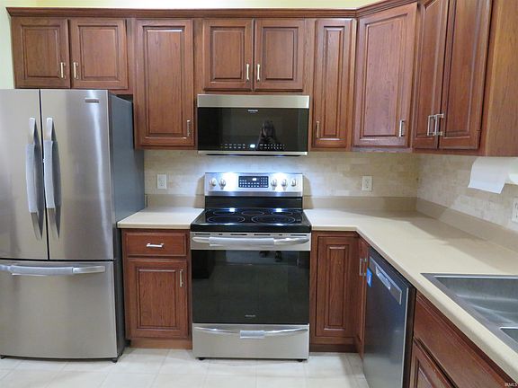 3rd image of 1424 Canterbury Ct