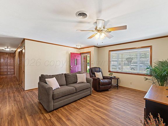 4th image of 2820 Lloyd Dr
