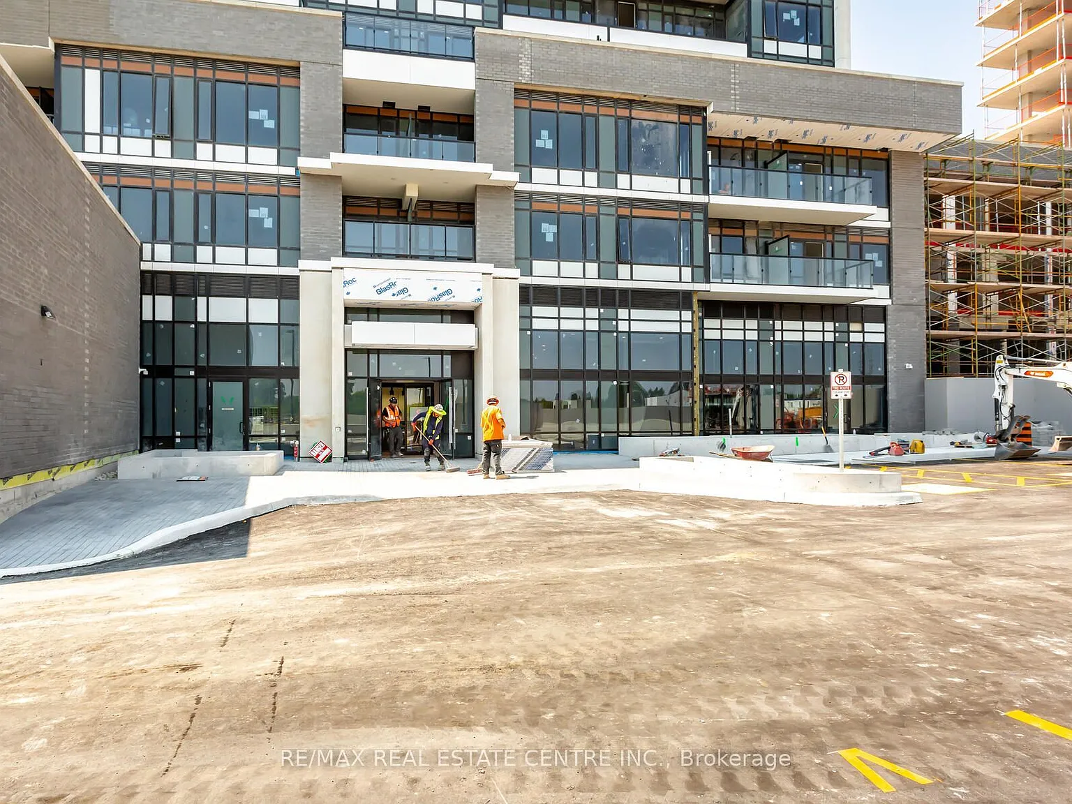 3 bed, $2,600 — Photo 2