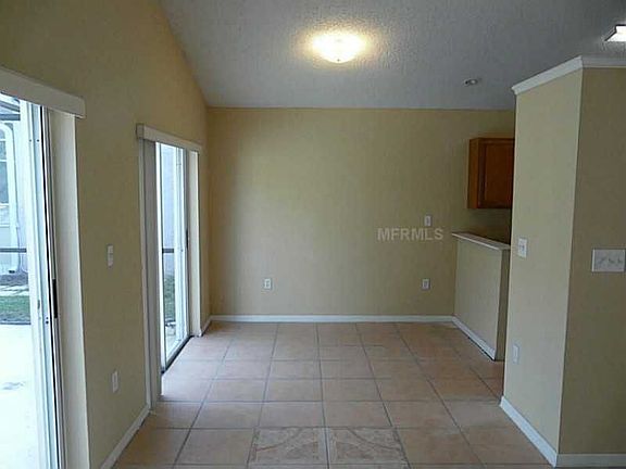 5th image of 748 Country Woods Cir