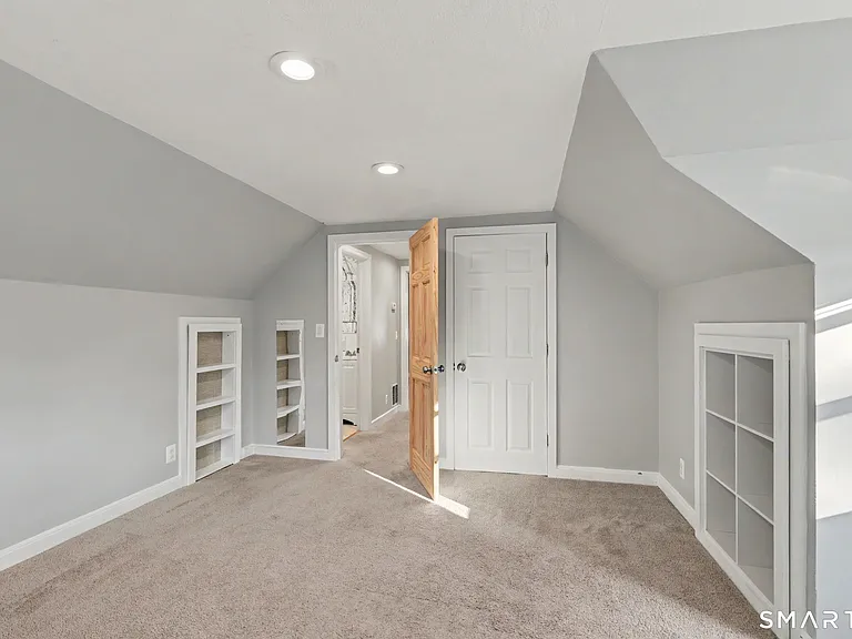 142 N Taylor Ave — Photo 23