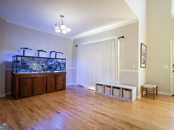 5th image of 768 Appian Way