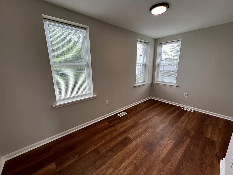 5301 Maple Ave — Photo 15