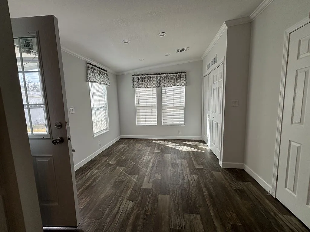 3 bed, 2.0 bath, 1355 sqft, $1,799 — Photo 4