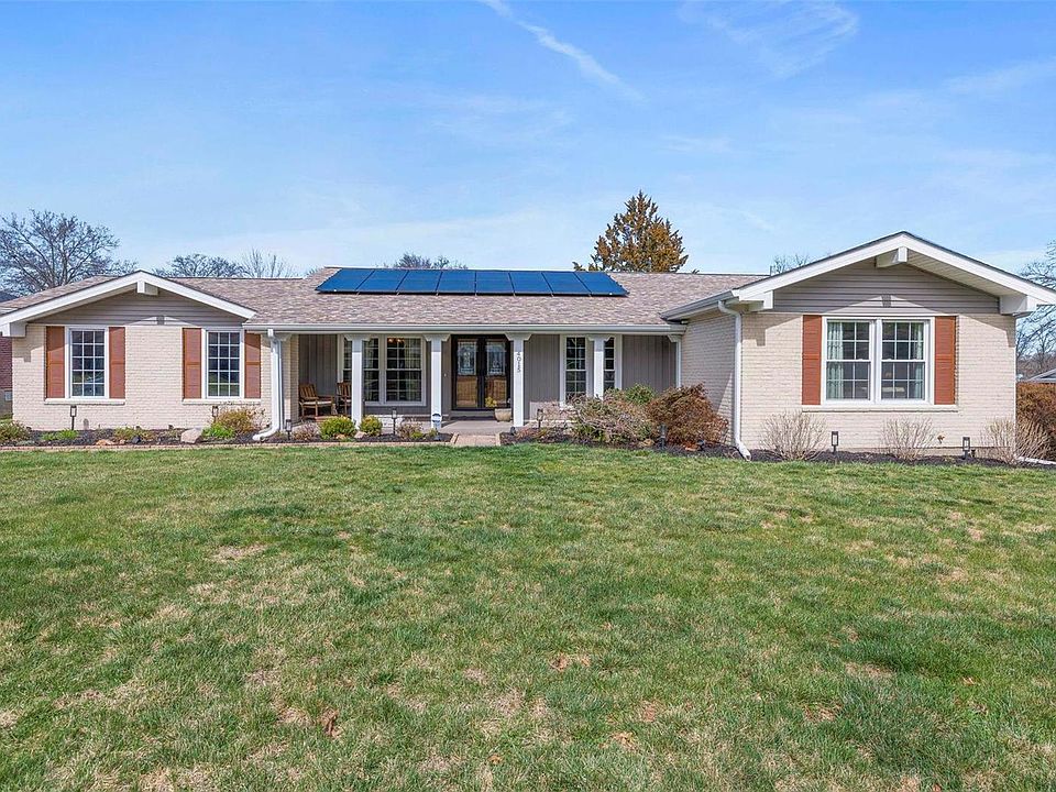 1st image of 4015 Woodcrest Dr