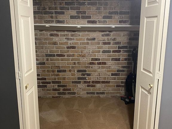 5th image of 8827 Pecan Tree Dr