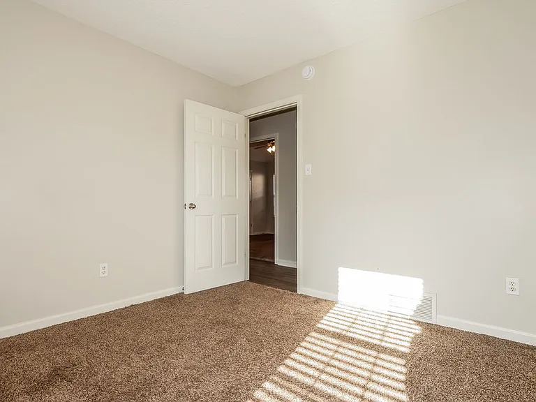 10104 Cross Hill Rd — Photo 12