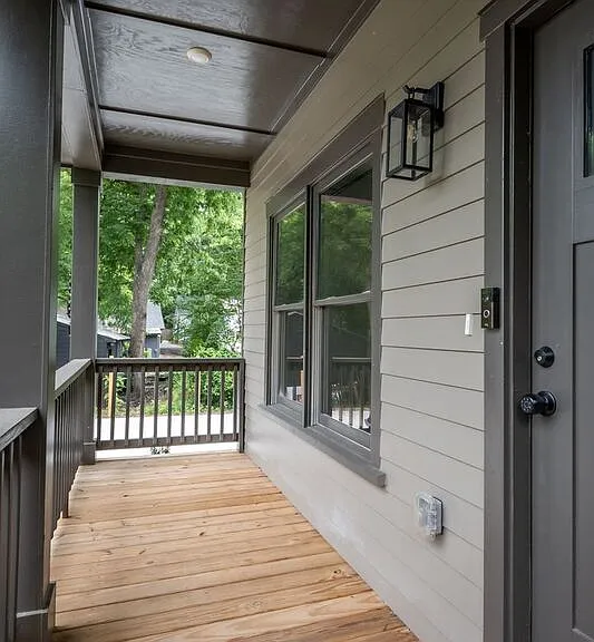 382 N Chase St — Photo 3