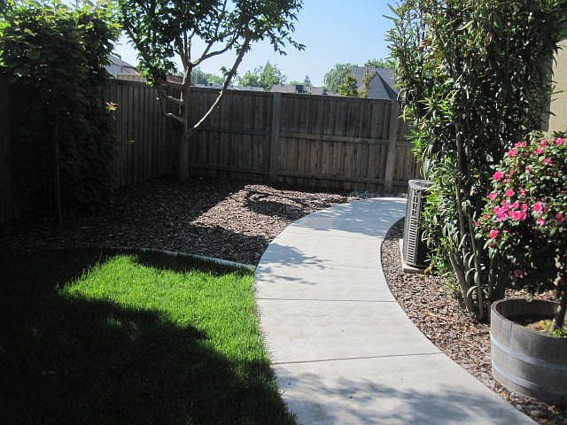 2nd image of 2636 N Milburn Ave