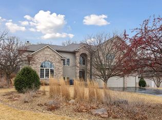 2370 Weston Ridge Ct, Chaska, MN 55318