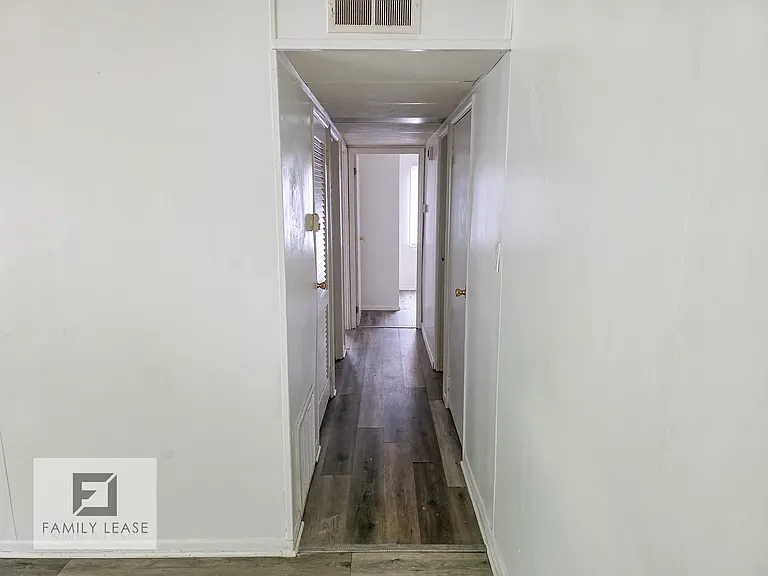 732 Saint Nicholas Dr — Photo 13