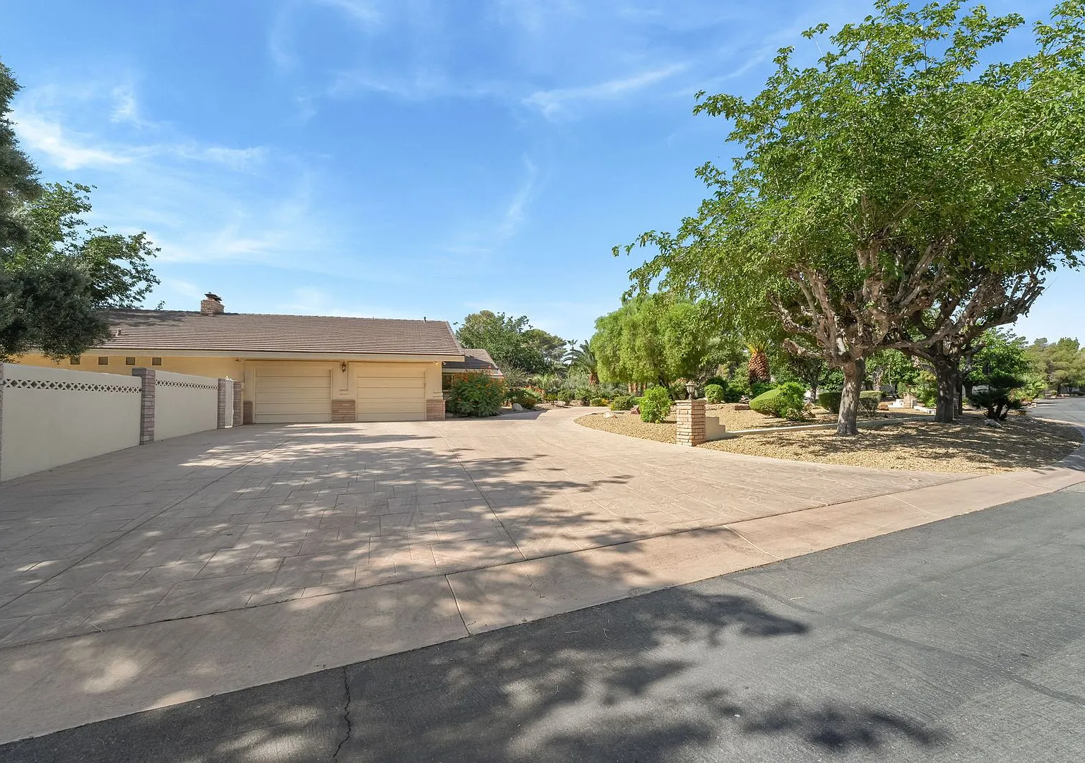 A stunning custom estate nestled in the prestigious Sierra Vista Ranchos — Photo 3