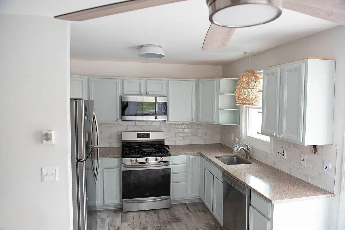 2 bed, 768 sqft, $2,250 — Photo 2