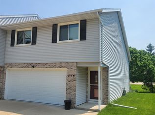 219 Broadway Dr, Sun Prairie, WI 53590