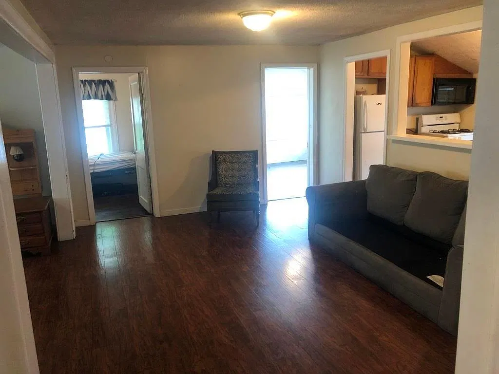 2 bed, 800 sqft, $890 — Photo 4