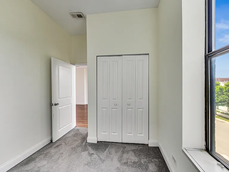 1701 N Sheffield Ave #201 — Photo 13