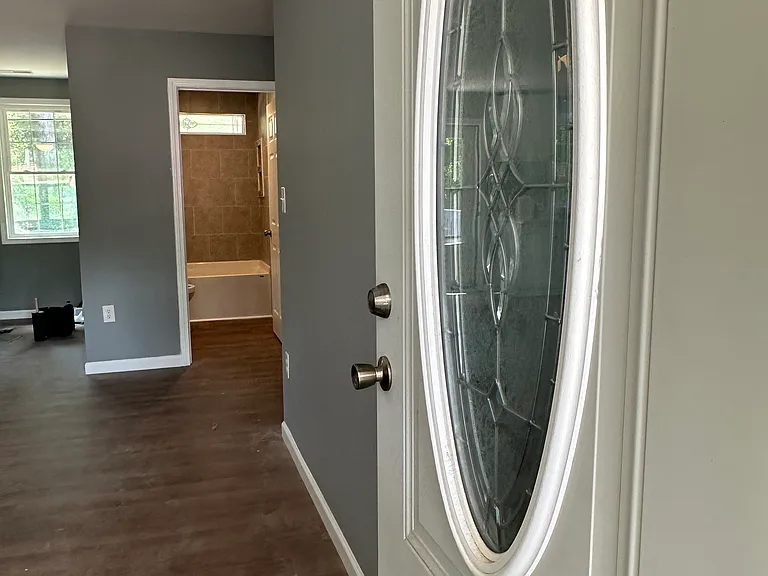 1186 Thorne Ave — Photo 6