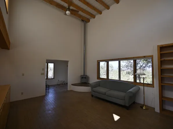 77 Vuelta Maria, Santa Fe, NM 87506