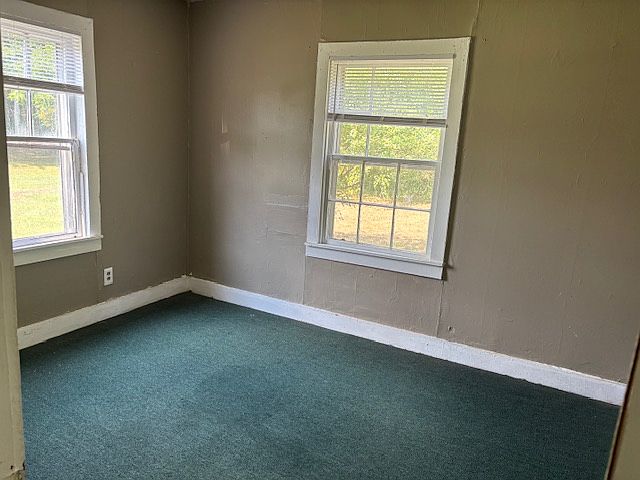 2nd image of 77 Idlewild St