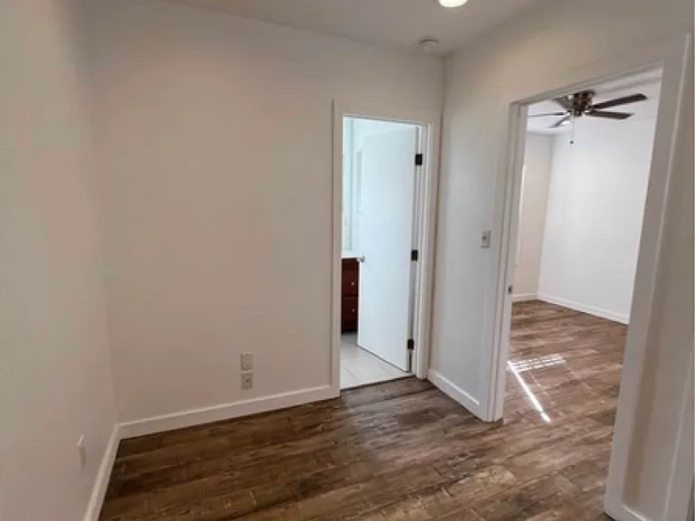 871 E 49th St #1/2 — Photo 5