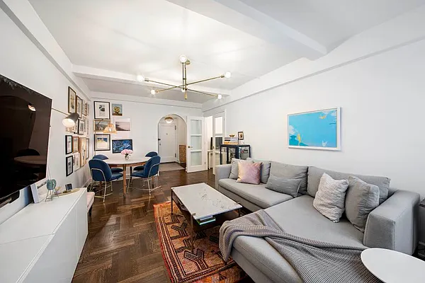 Sold by NYLON Real Estate | media 6