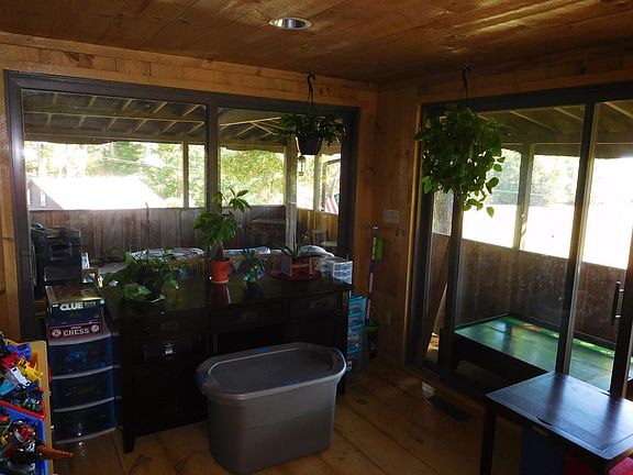 enclosed heated porch