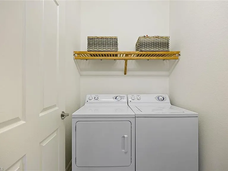 9134 Chula Vista St #125 — Photo 21