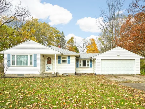 2941 Sweitzer Rd, Uniontown, OH 44685