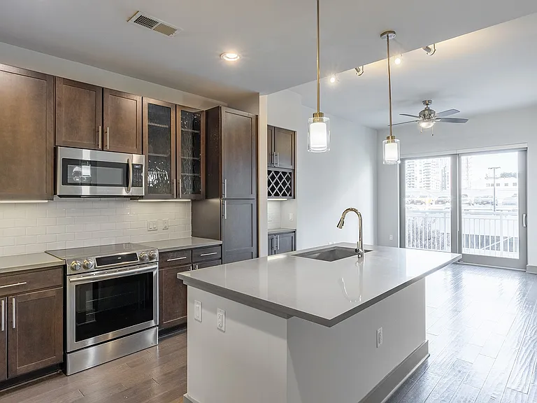 Trace Midtown Apartments — Photo 19