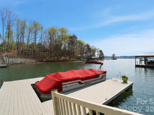 107 Nautilus Ct, Troutman, NC 28166