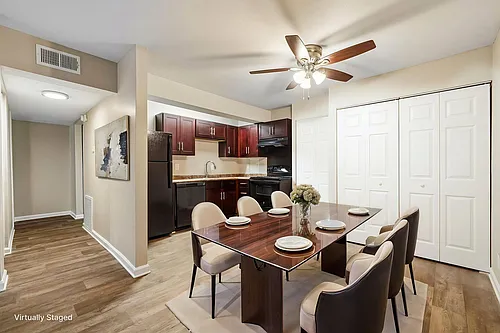 Somerset Apartments Photo 1
