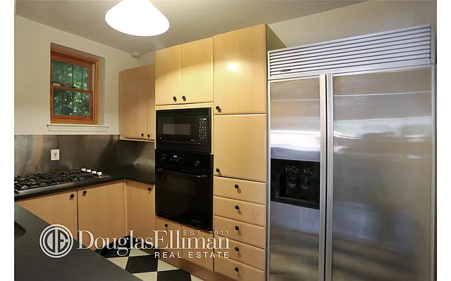 Rented by Douglas Elliman | media 31