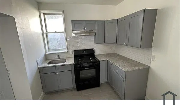 3 bed, 1150 sqft, $1,900 — Photo 3