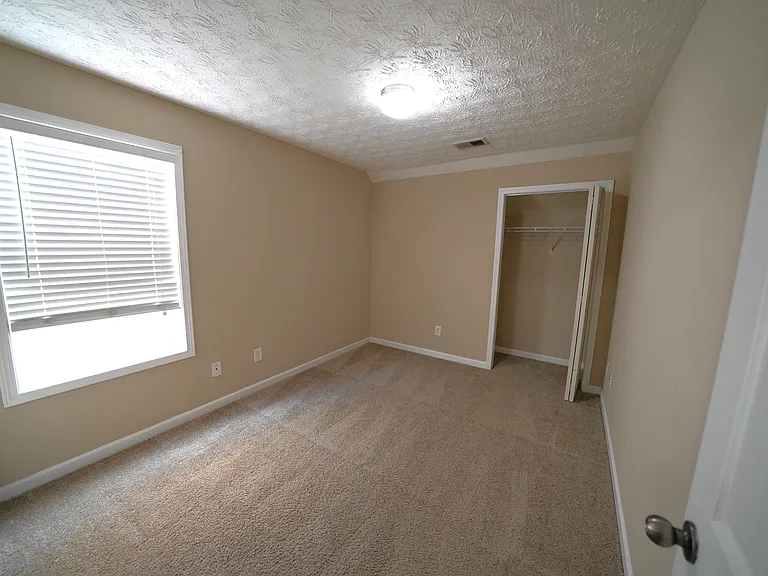 221 Alton Cir — Photo 18
