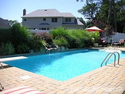 4th image of 18 White Cliff Ln