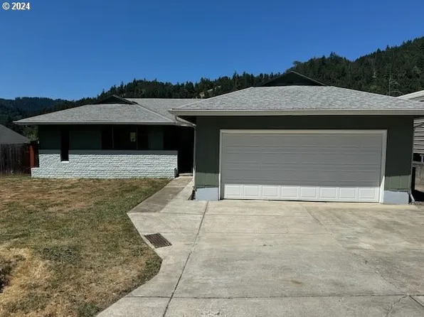 610 Alta Vista Ave, Drain, OR 97435