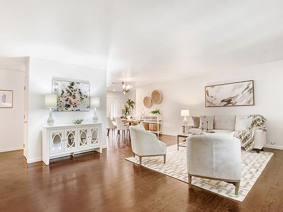 3rd image of 309 Greenfield Circle